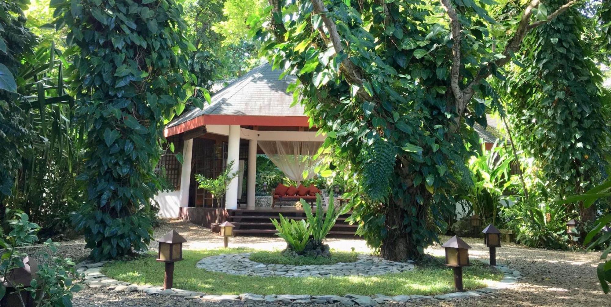 Mandala Spa & Resort Villas Manoc-Manoc Exterior foto
