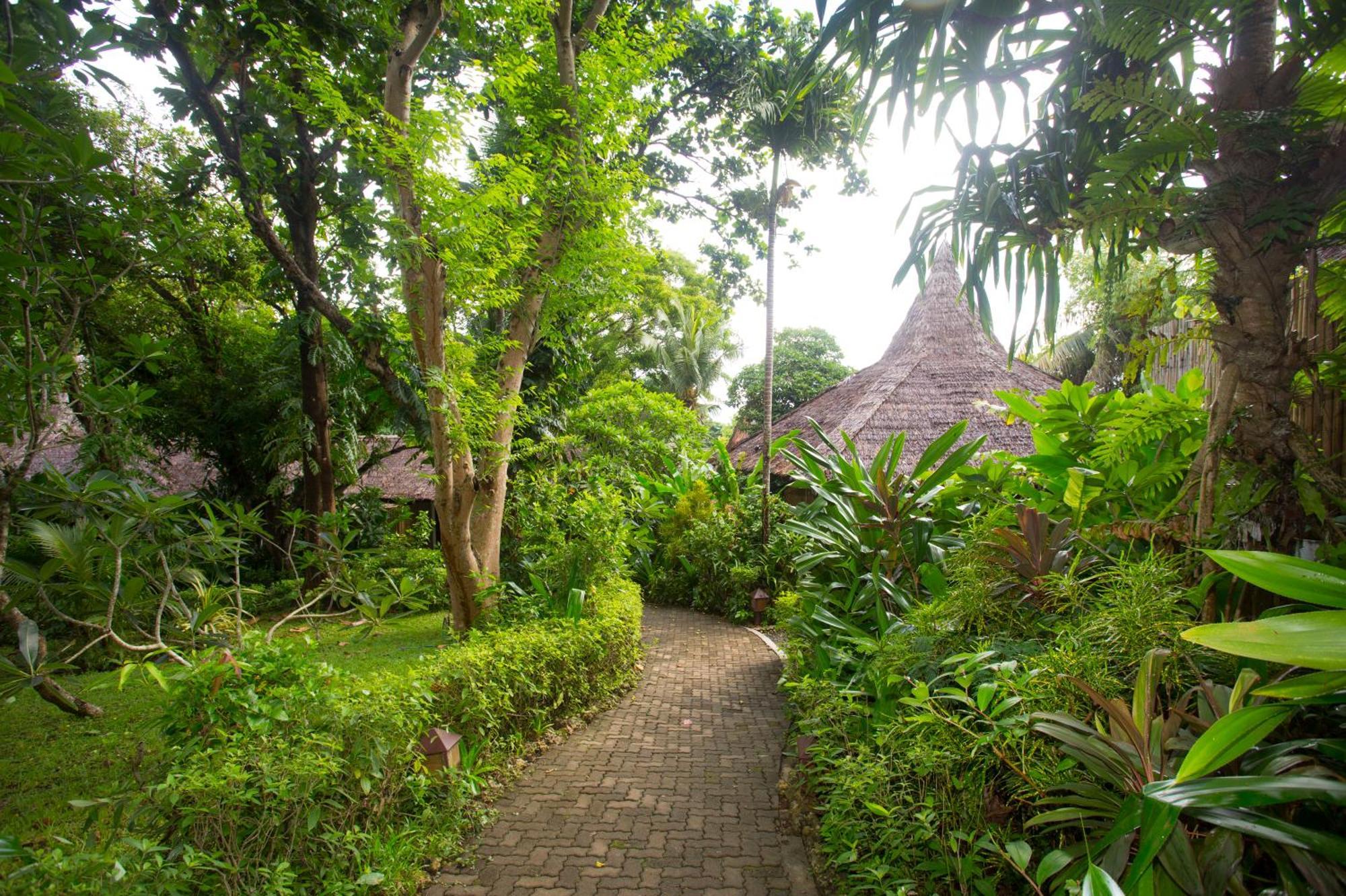 Mandala Spa & Resort Villas Manoc-Manoc Exterior foto